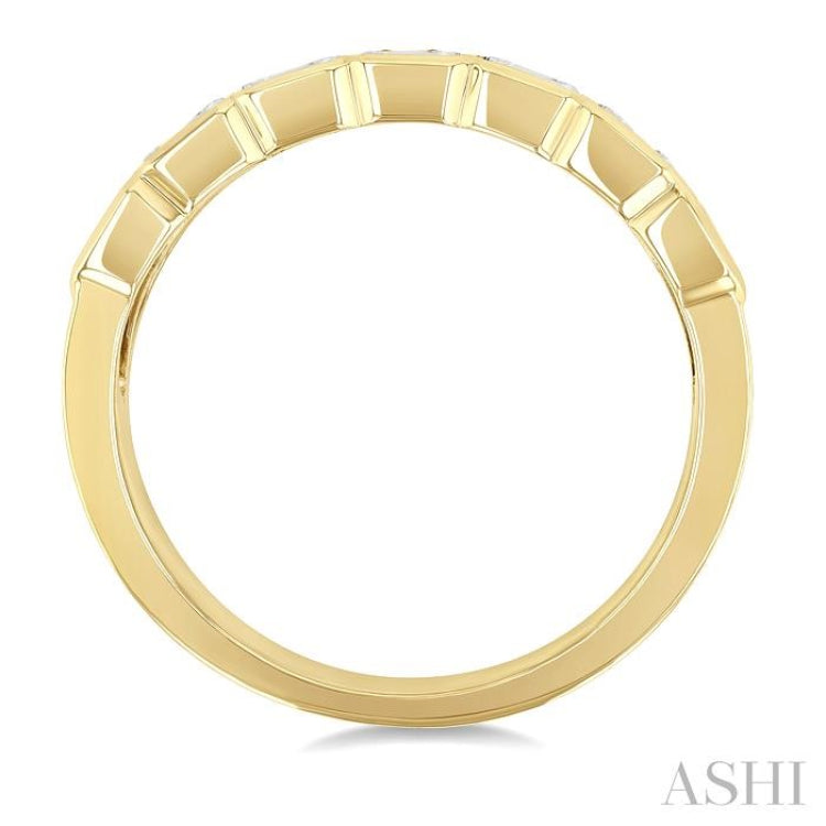 1 Ctw Pyramid Accents and Bezel Set Emerald Cut Diamond Bold Gold Fashion Wide Band in 14K Yellow Gold