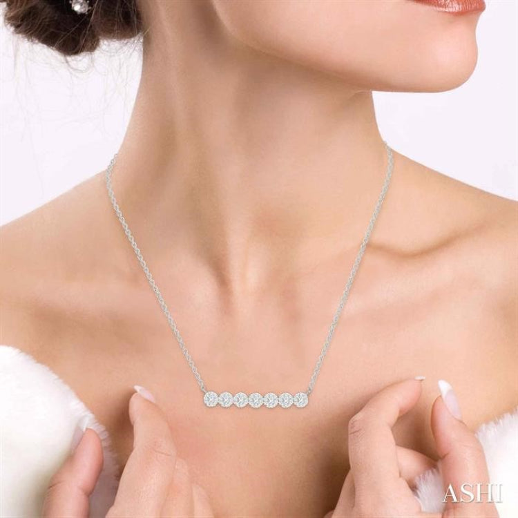 1/2 Ctw Circular Mount Bar Lovebright Round Cut Diamond Necklace in 14K White Gold
