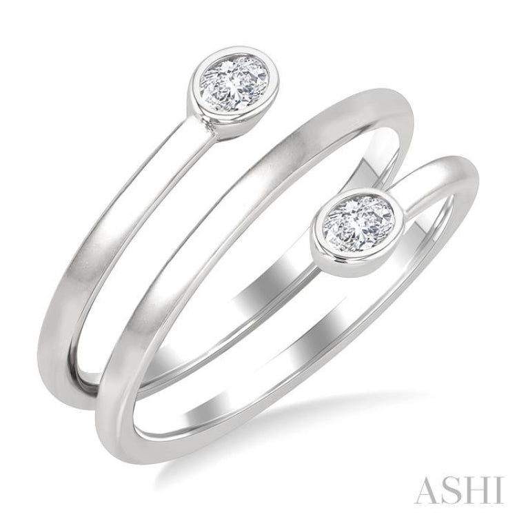 1/5 Ctw Spiral Bezel Set Oval Cut Diamond Fashion Ring in 14K White Gold
