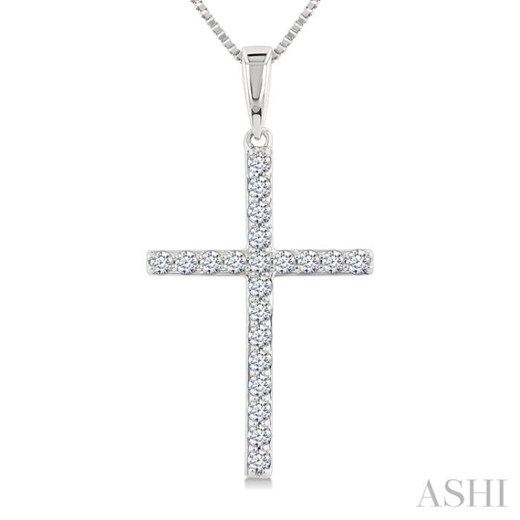 1/4 Ctw Round Cut Diamond Cross Fashion Pendant With Chain in 14K White Gold
