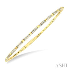 5/8 Ctw Full-Way Square & Pyramid Motif Round Cut Diamond Flex Bangle in 14K Yellow Gold