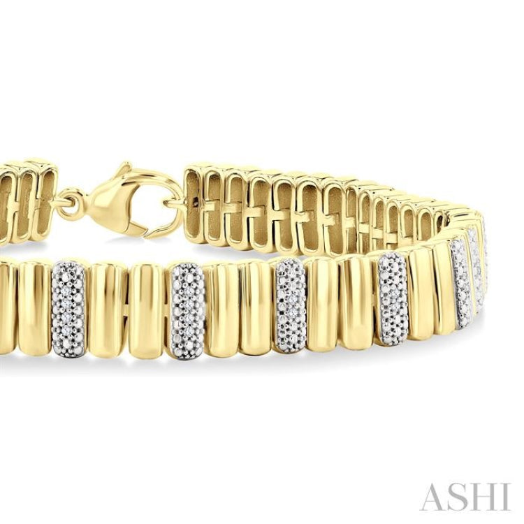 1/6 Ctw Bold Ribbed Round Cut Diamond Fashion Bracelet in Yellow Gold Vermeil