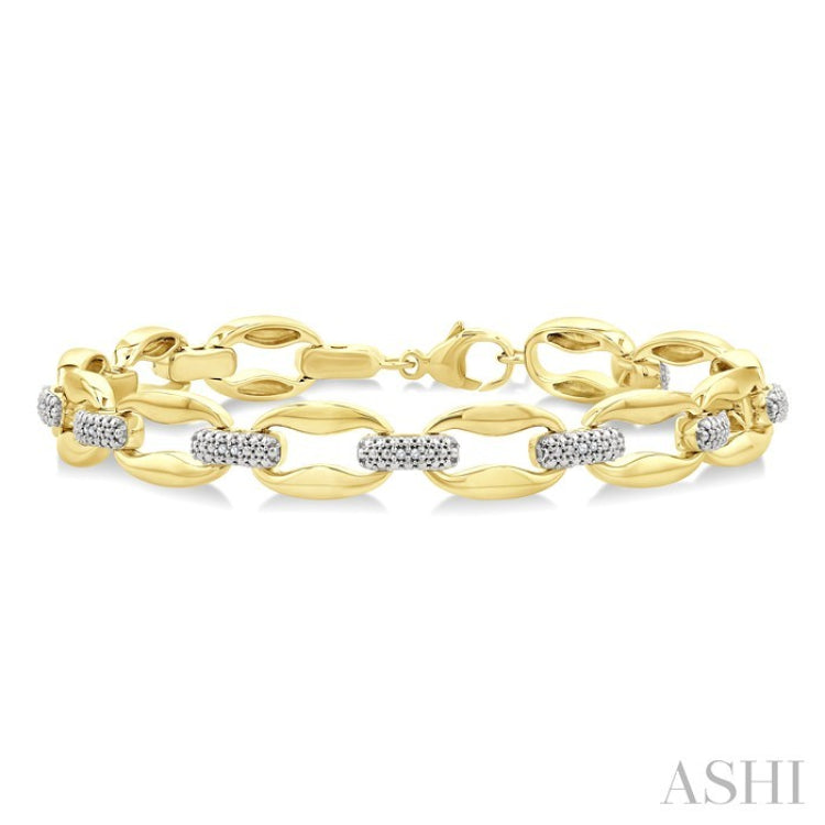 1/10 Ctw Bold Link Round Cut Diamond Fashion Bracelet in Yellow Gold Vermeil