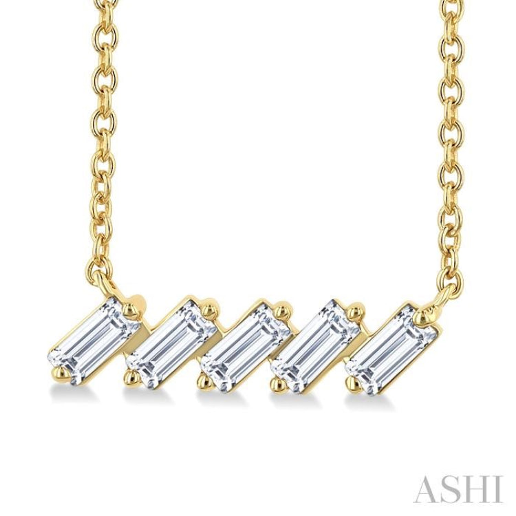 1/4 Ctw Semi-Reclined Baguette Cut Diamond Necklace in 14K Yellow Gold