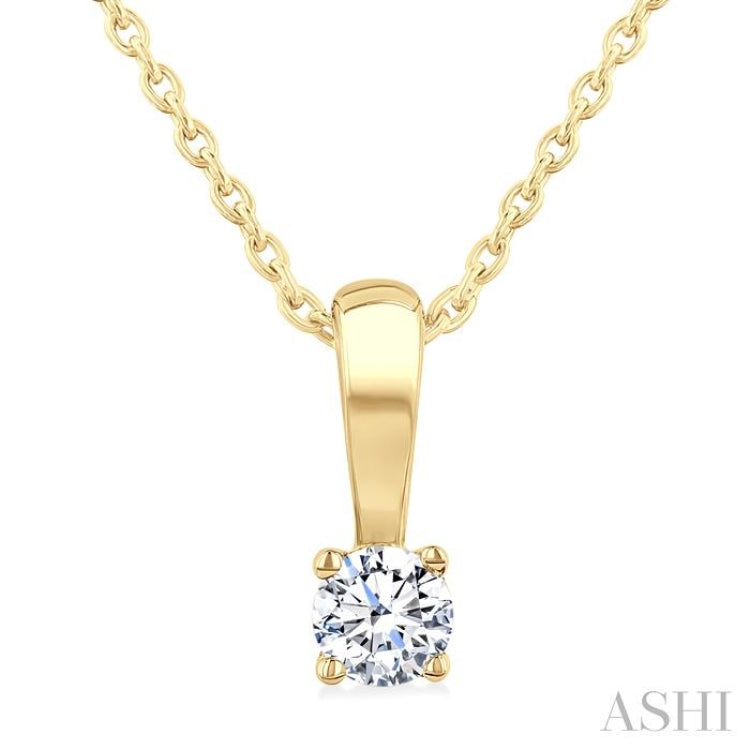 1/10 Ctw Prong Set Round Cut Diamond Solitaire Pendant With Chain in 14K Yellow Gold