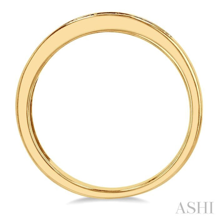 2.5 MM Round Cut Emerald and 1/5 Ctw Channel Set Round Cut Diamond Band in 14K Yellow Gold