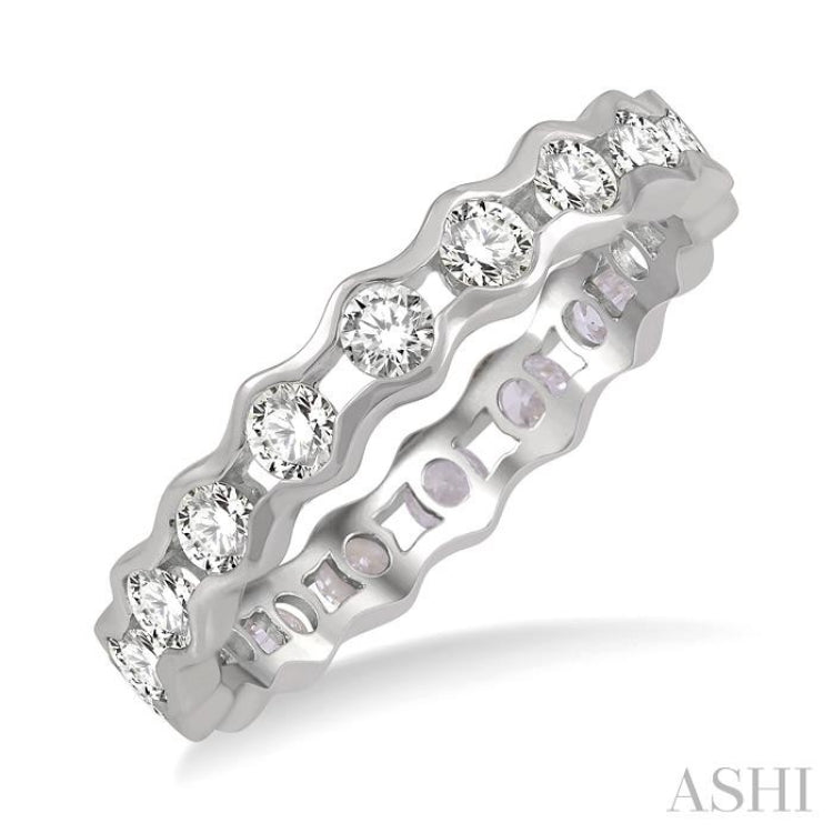 1 Ctw Lattice Round Cut Diamond Eternity Wedding Band in 14K White Gold