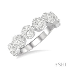 3/4 Ctw Jointed Circular Mount Lovebright Diamond Cluster Band in 14K White Gold