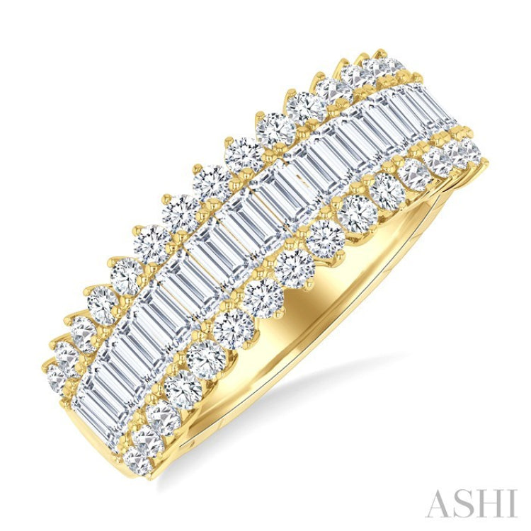 1 1/2 Ctw Wide Baguette and Round Cut Diamond Fashion Band in 14K Yellow Gold