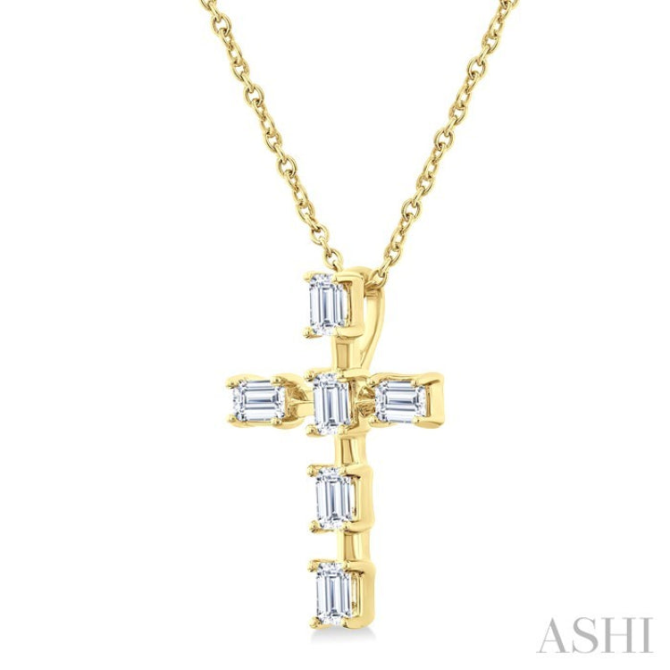 1/2 Ctw Cross Emerald Cut Diamond Fashion Pendant With Chain in 14K Yellow Gold